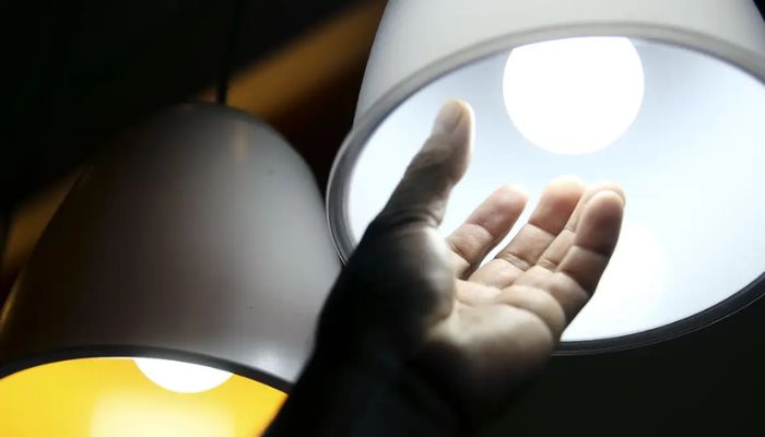 © Marcelo Camargo/Agência Brasil Aneel aprova R$ 5,5 bi para reduzir conta de luz em 22 distribuidoras